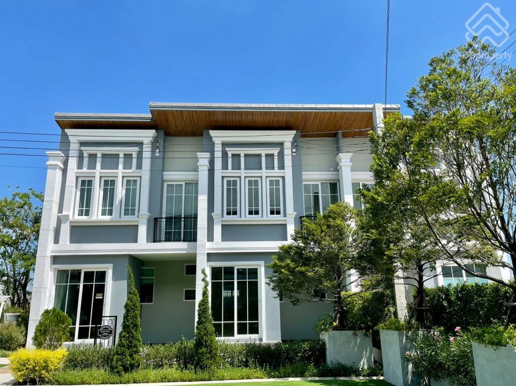 Golden-Town-2-Ramintra-Wongwaen-Home1