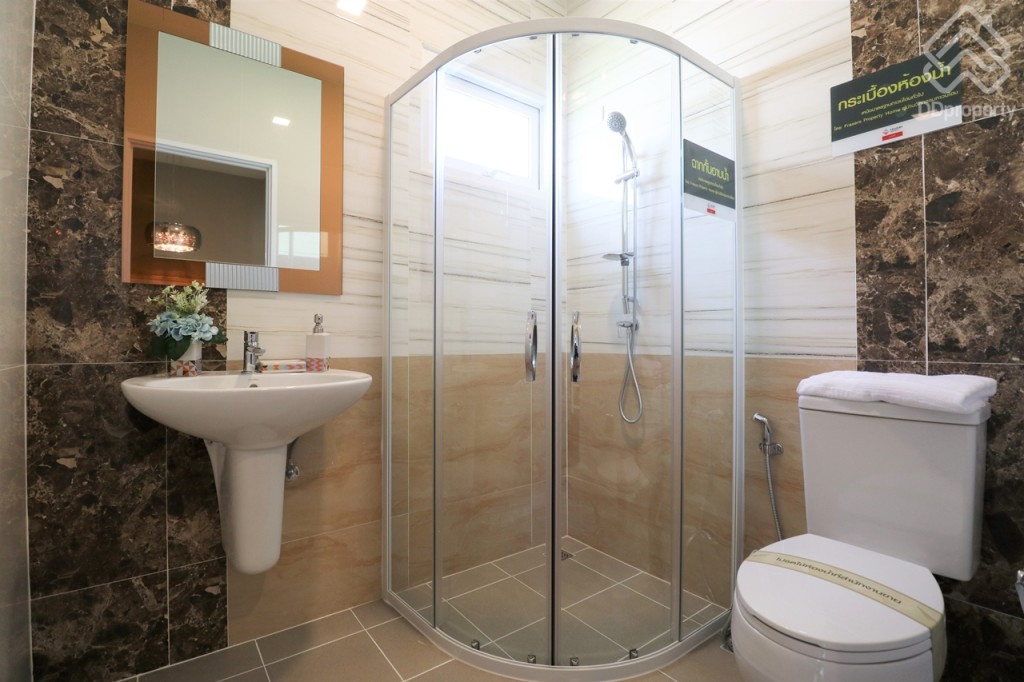 Golden-Town-2-Ramintra-Wongwaen-Home14