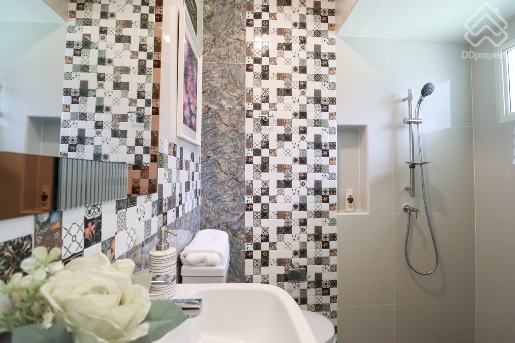 Golden-Town-2-Ramintra-Wongwaen-Home8