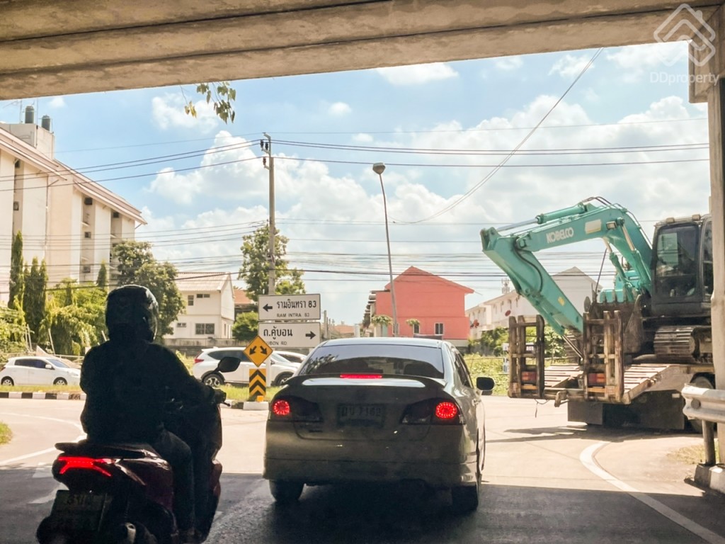 Golden-Town-2-Ramintra-Wongwaen-Location6