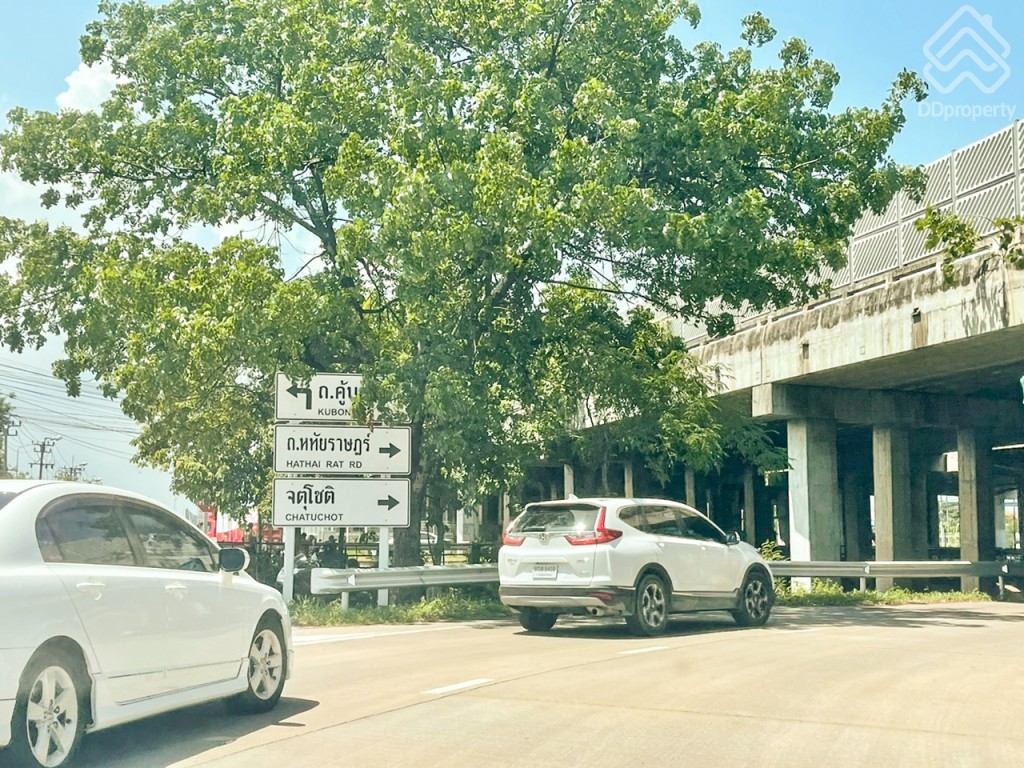 Golden-Town-2-Ramintra-Wongwaen-Location7