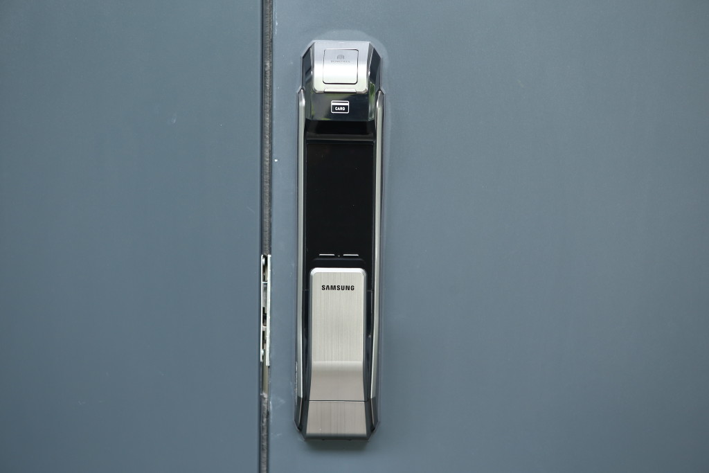Samsung-digital-door-lock-issara-rama-9