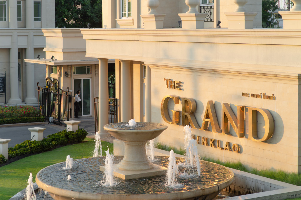 The_Grand_Pinklao_Fraser_Featured