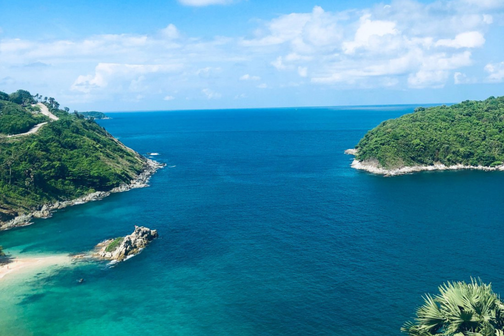 Review-Boat-Avenue-ResidenceLOCATION