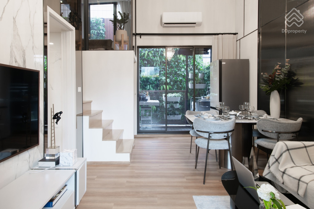 Review-Landmark-Kasetsart-TSH-Station-GrandReview_Grand-1