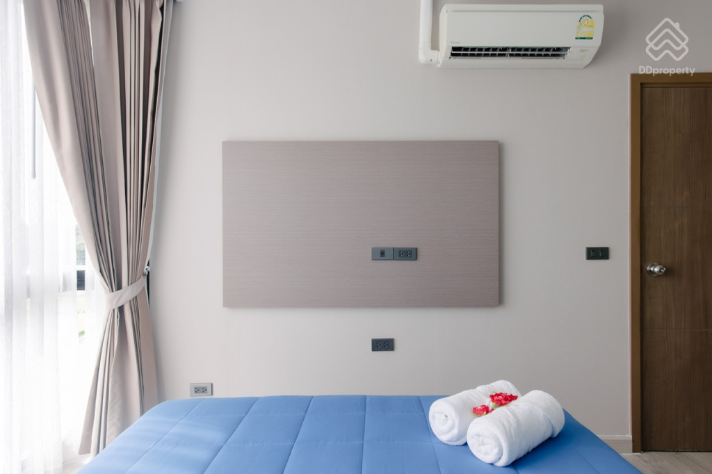 Royal-Lee-The-Terminal-PhuketReview_1 Bedroom-13