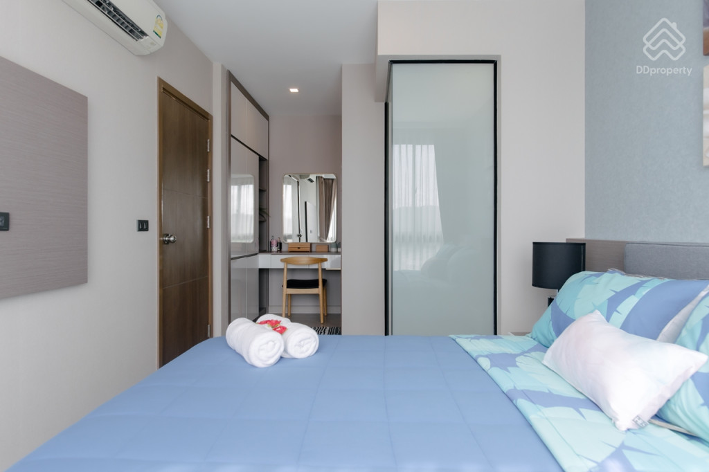 Royal-Lee-The-Terminal-PhuketReview_1 Bedroom-15