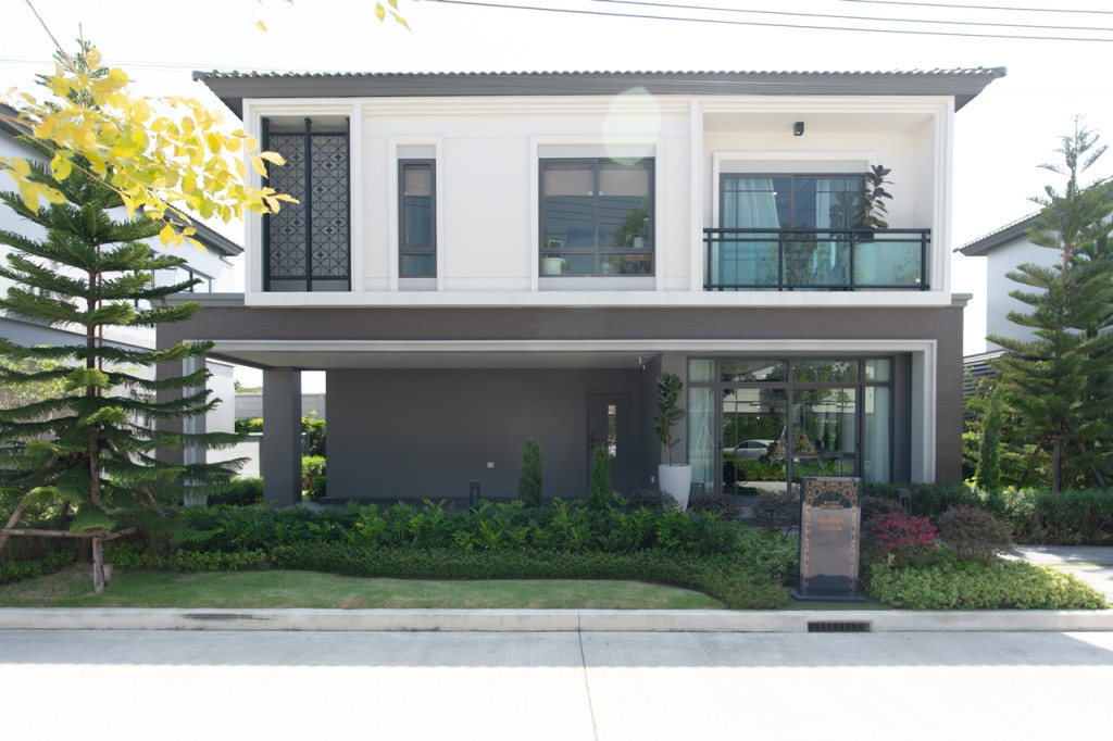 Grand-Britania-Rama-9-Krungthepkreetha-D