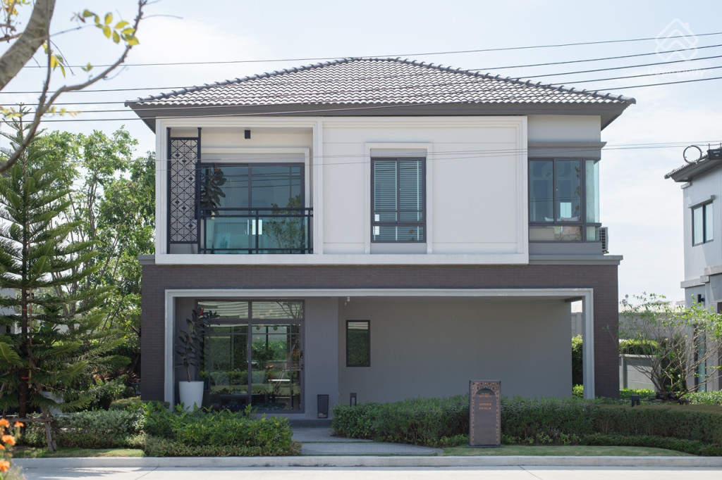 Grand-Britania-Rama-9-Krungthepkreetha-Review_1