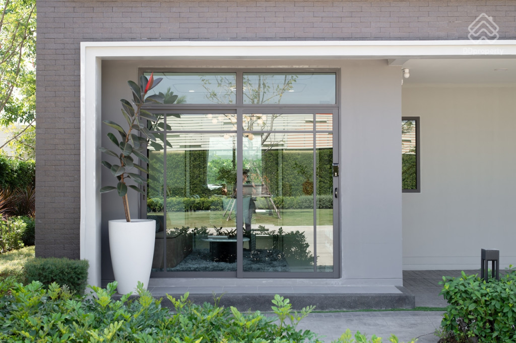 Grand-Britania-Rama-9-Krungthepkreetha-Review_3