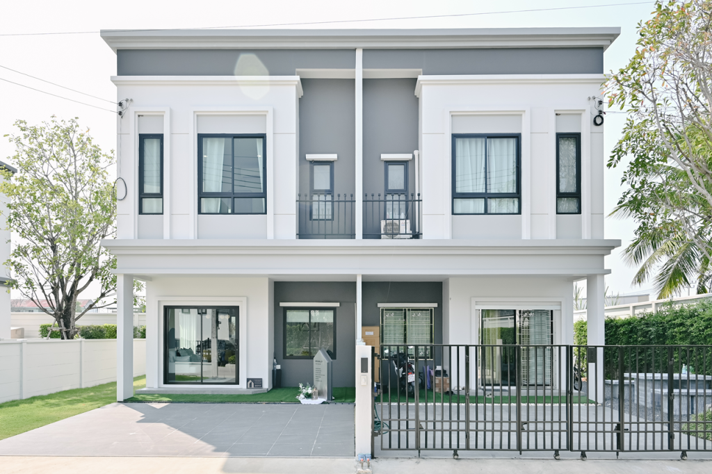 Britania-Praksa-Station-01-Bromley