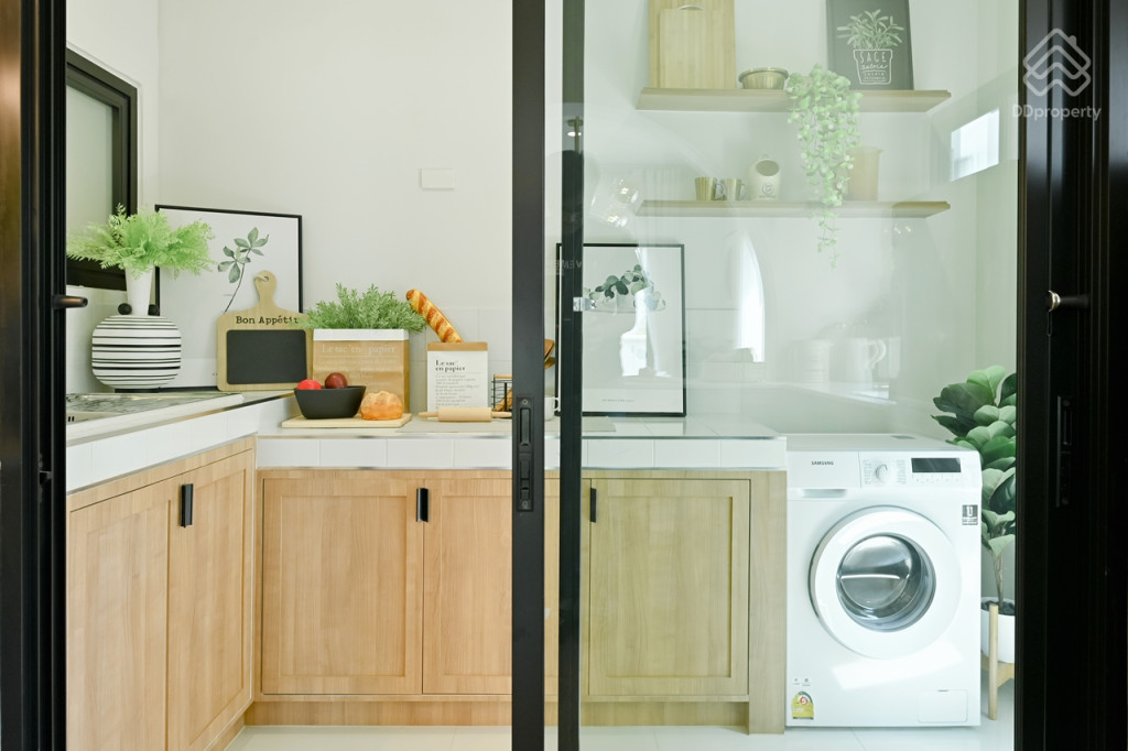 Britania-Praksa-Station-Review_Brightling-12