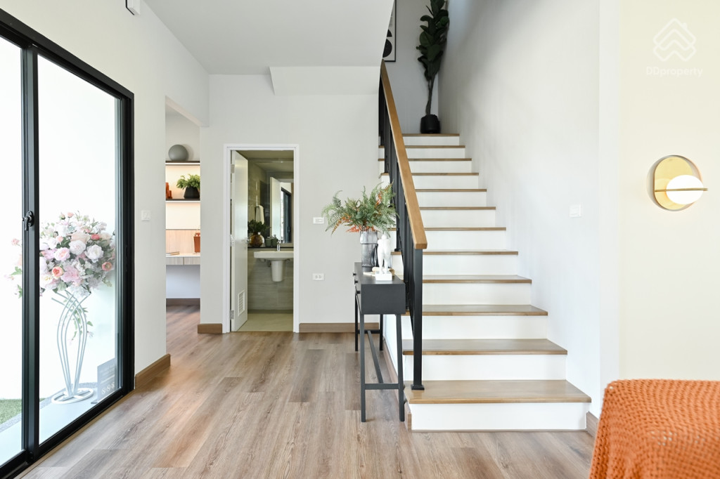 Britania-Praksa-Station-Review_Brightling-14