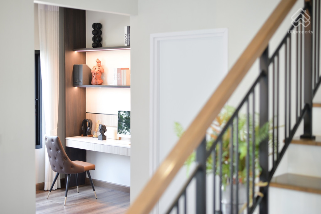 Britania-Praksa-Station-Review_Brightling-15