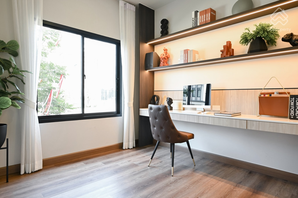 Britania-Praksa-Station-Review_Brightling-16