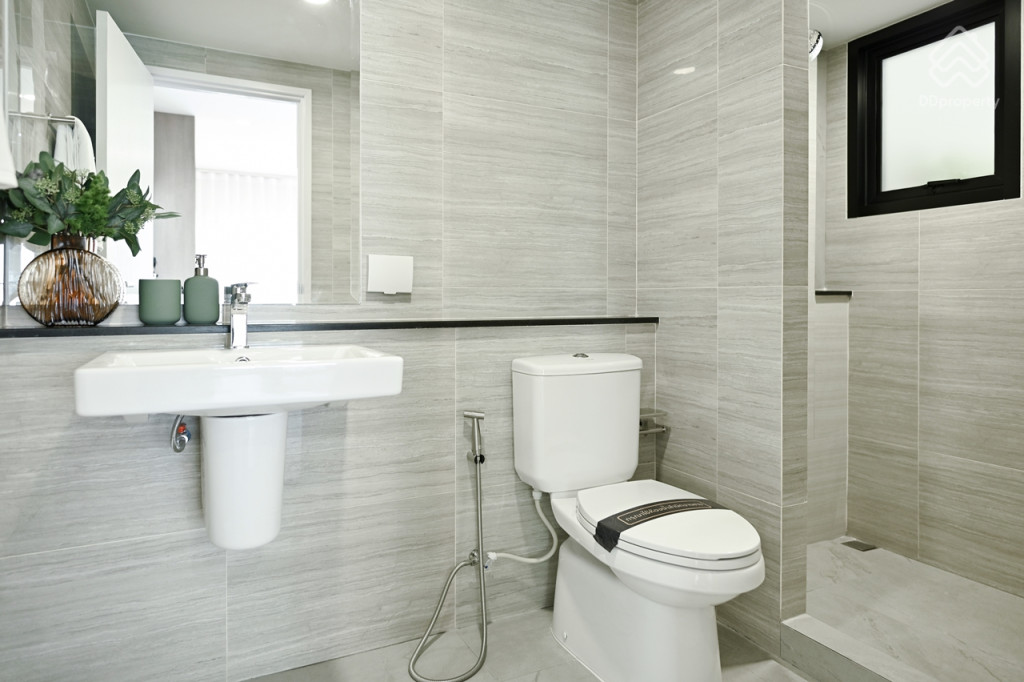 Britania-Praksa-Station-Review_Brightling-18