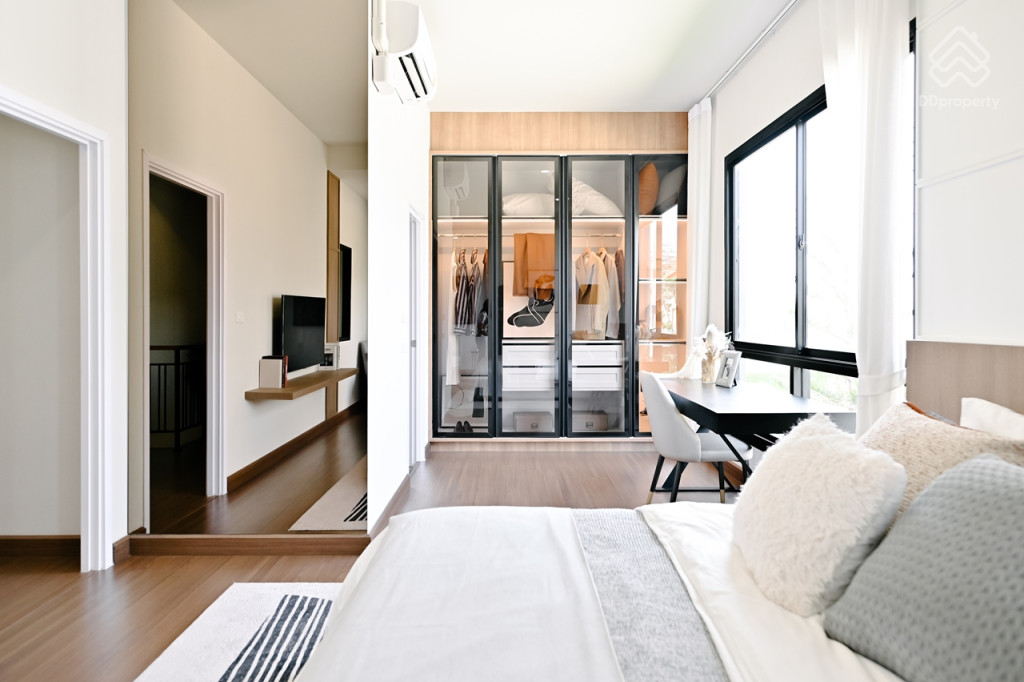 Britania-Praksa-Station-Review_Brightling-27