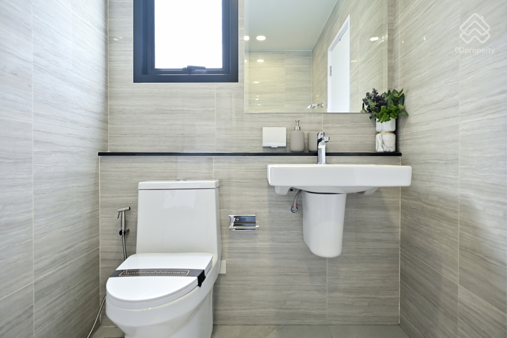 Britania-Praksa-Station-Review_Brightling-28