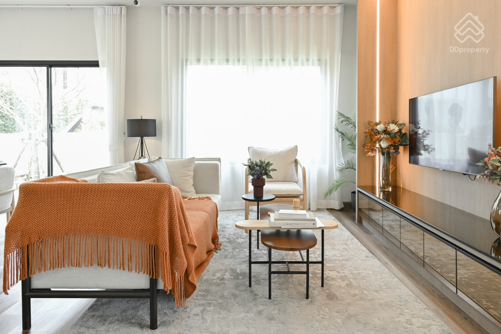 Britania-Praksa-Station-Review_Brightling-6