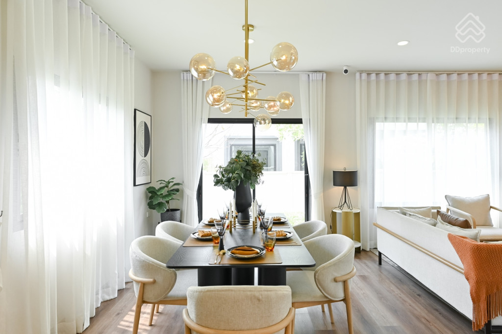 Britania-Praksa-Station-Review_Brightling-9