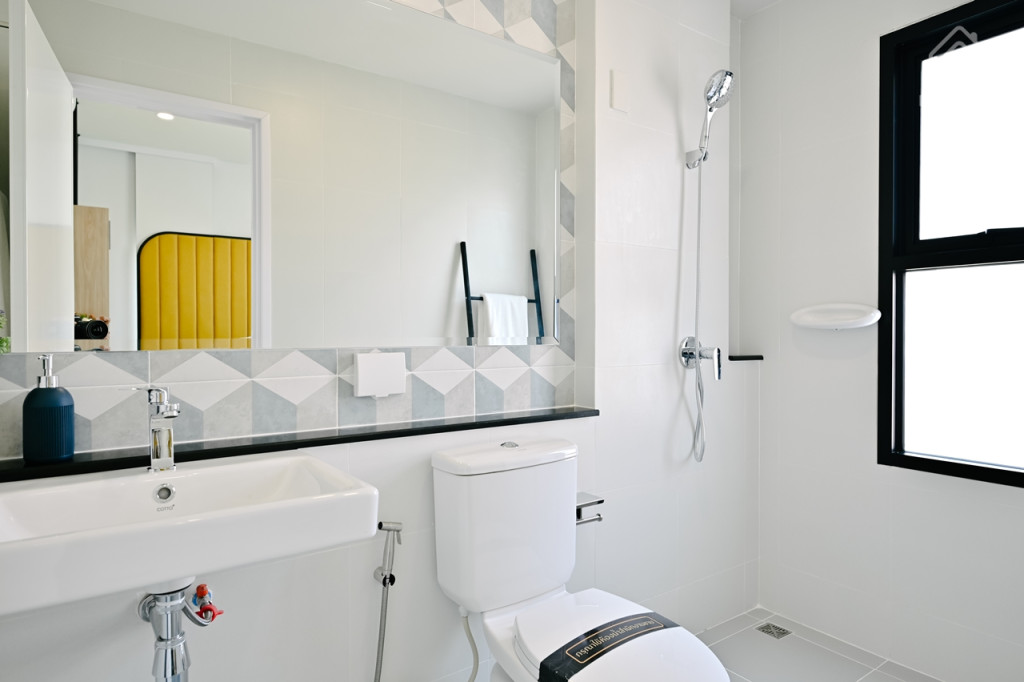 Britania-Praksa-Station-Review_Bromley-23