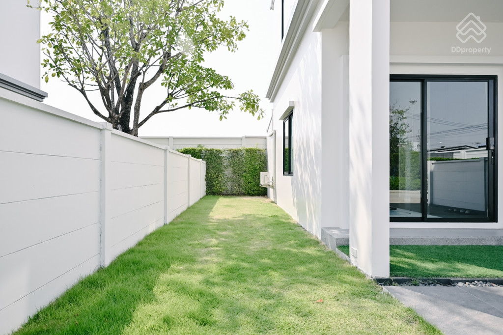 Britania-Praksa-Station-Review_Bromley-3