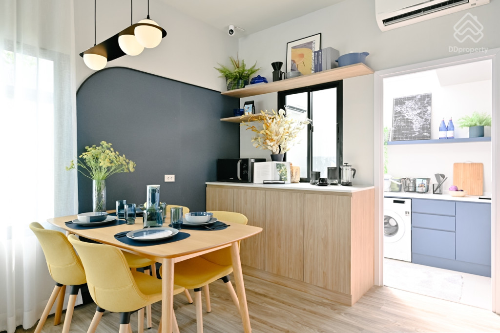 Britania-Praksa-Station-Review_Bromley-7