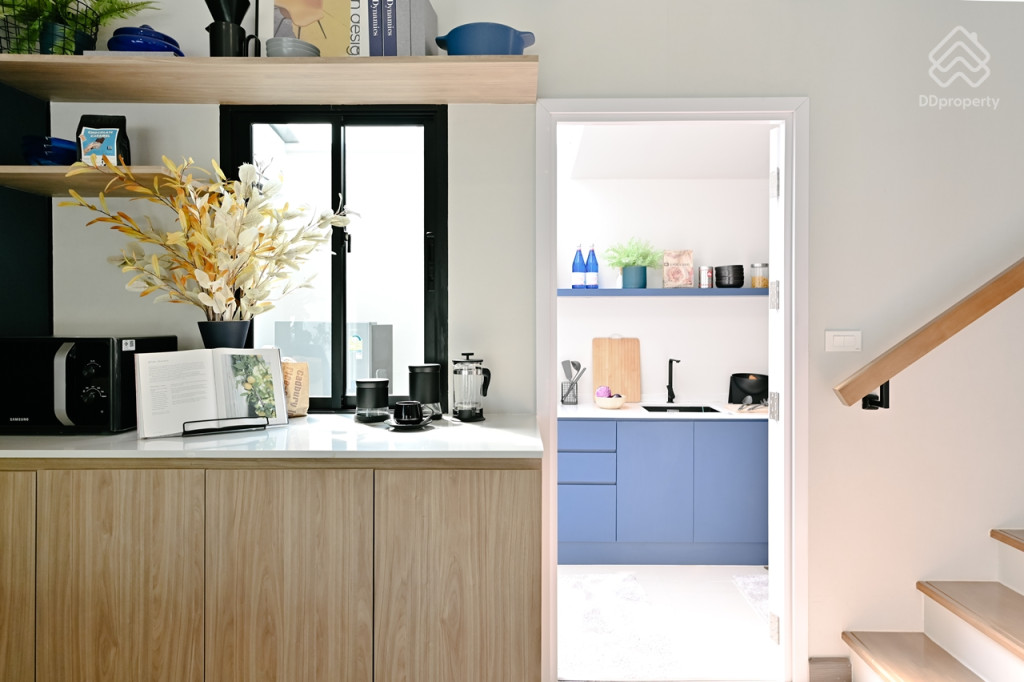 Britania-Praksa-Station-Review_Bromley-9