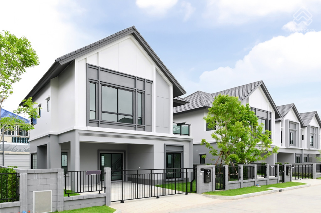 Britania-Thepharak-Srinakarin-Islington_1