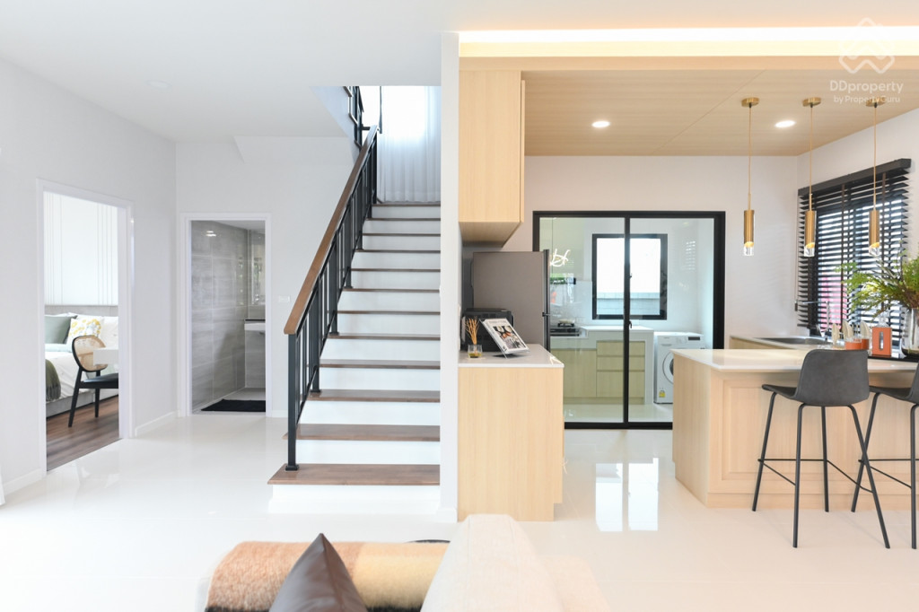 Britania-Thepharak-Srinakarin-Islington_11