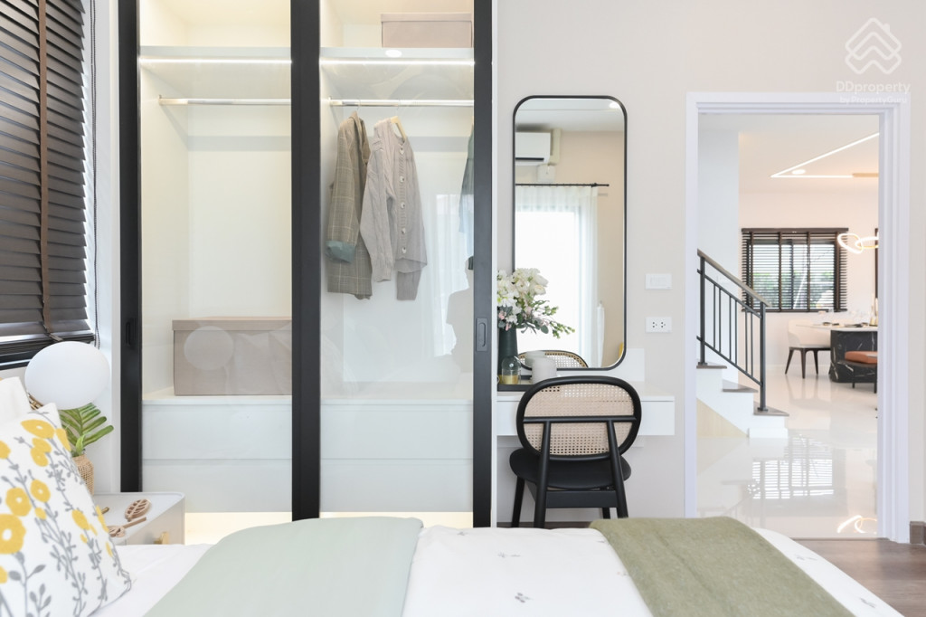 Britania-Thepharak-Srinakarin-Islington_17