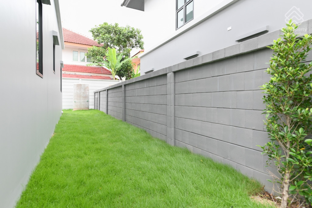 Britania-Thepharak-Srinakarin-Islington_5