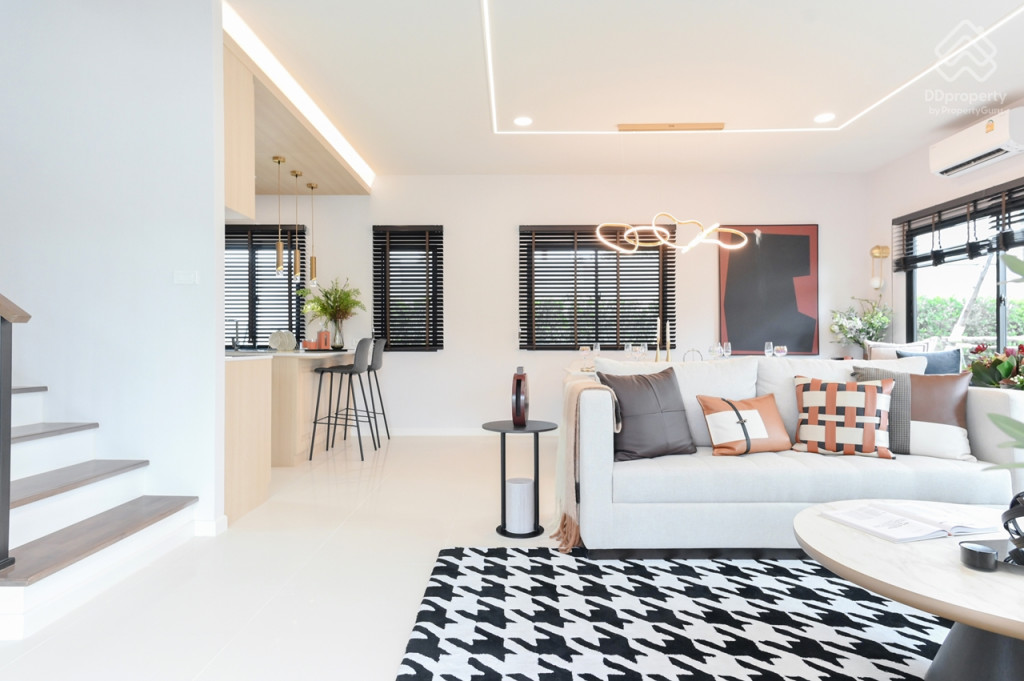 Britania-Thepharak-Srinakarin-Islington_8