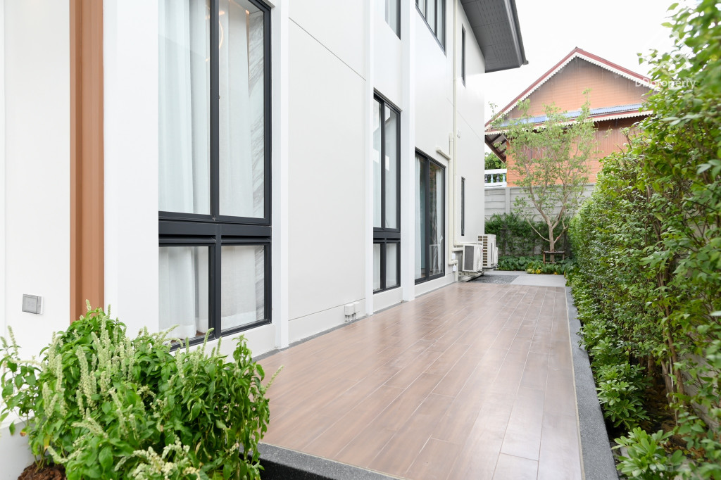 The-Pavilion-Pinklao-Sai-4-Review_5