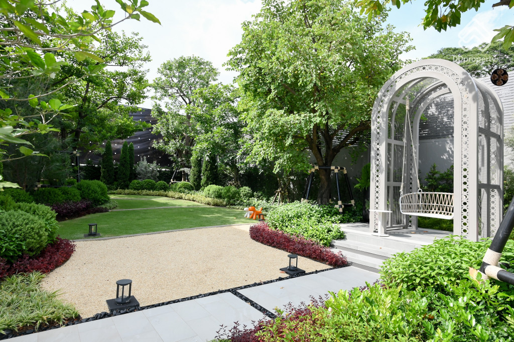 Grand-Bangkok- Boulevard-Na-Uthayan-Ethereal_6