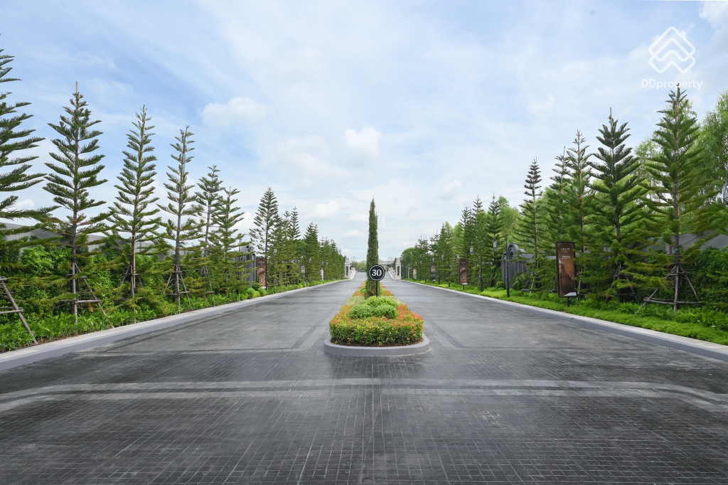 Grand-Bangkok- Boulevard-Na-Uthayan-ROUTE_9