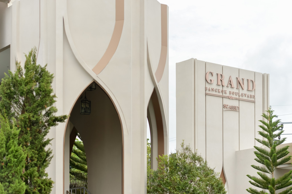Grand-Bangkok-Boulevard-Pinklao-Borom-A