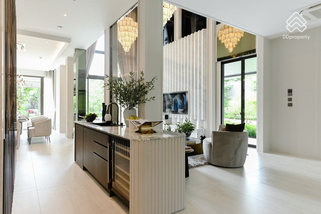 Grand-Bangkok-Boulevard-Pinklao-Borom-Aldhelm_14