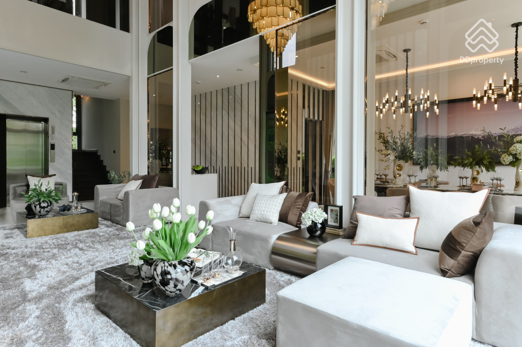 Grand-Bangkok-Boulevard-Pinklao-Borom-Aldhelm_16