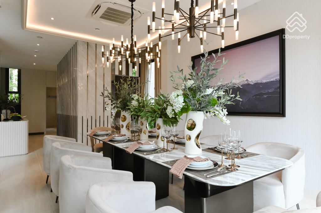 Grand-Bangkok-Boulevard-Pinklao-Borom-Aldhelm_18