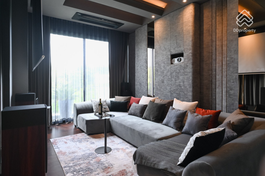 Grand-Bangkok-Boulevard-Pinklao-Borom-Aldhelm_27