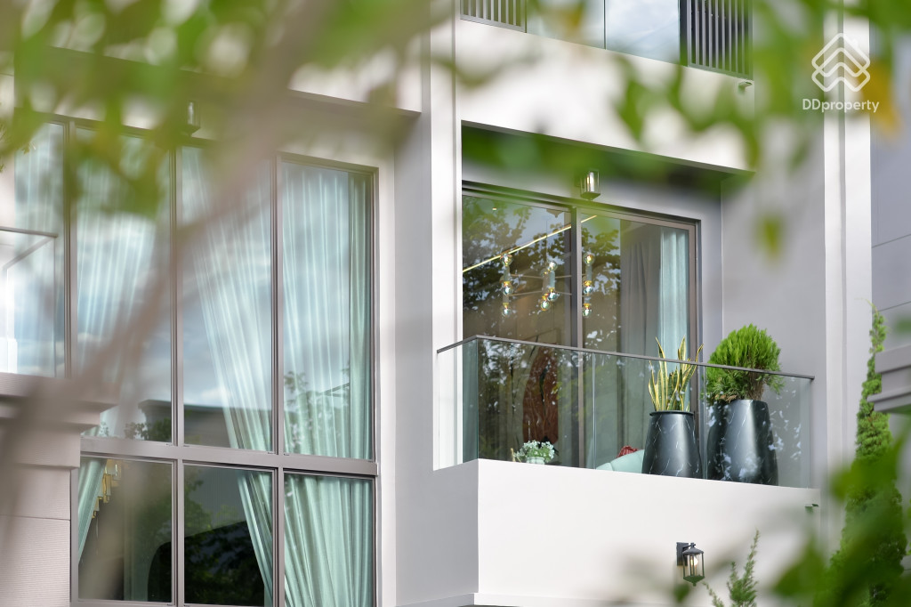 Grand-Bangkok-Boulevard-Pinklao-Borom-Aldhelm_35