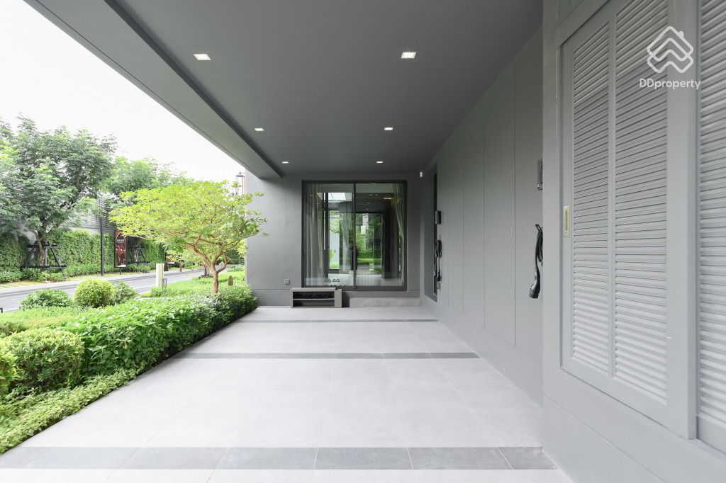 Grand-Bangkok-Boulevard-Pinklao-Borom-Aldhelm_4