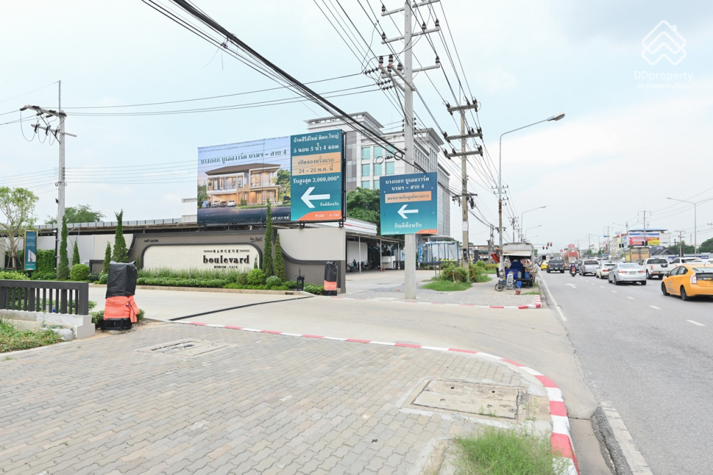 Bangkok-Boulevard-Borom-Sai-4-ROUTE-05
