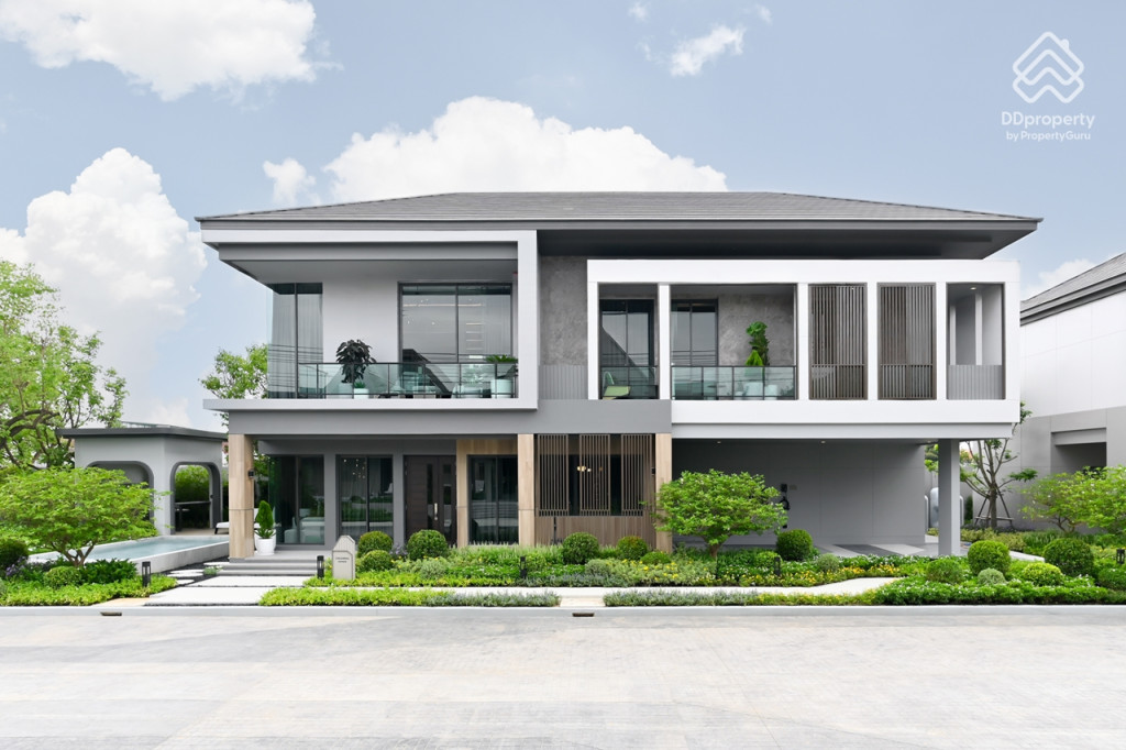 Bangkok-Boulevard-Borom-Sai-4-Review-COLOSSAL_1