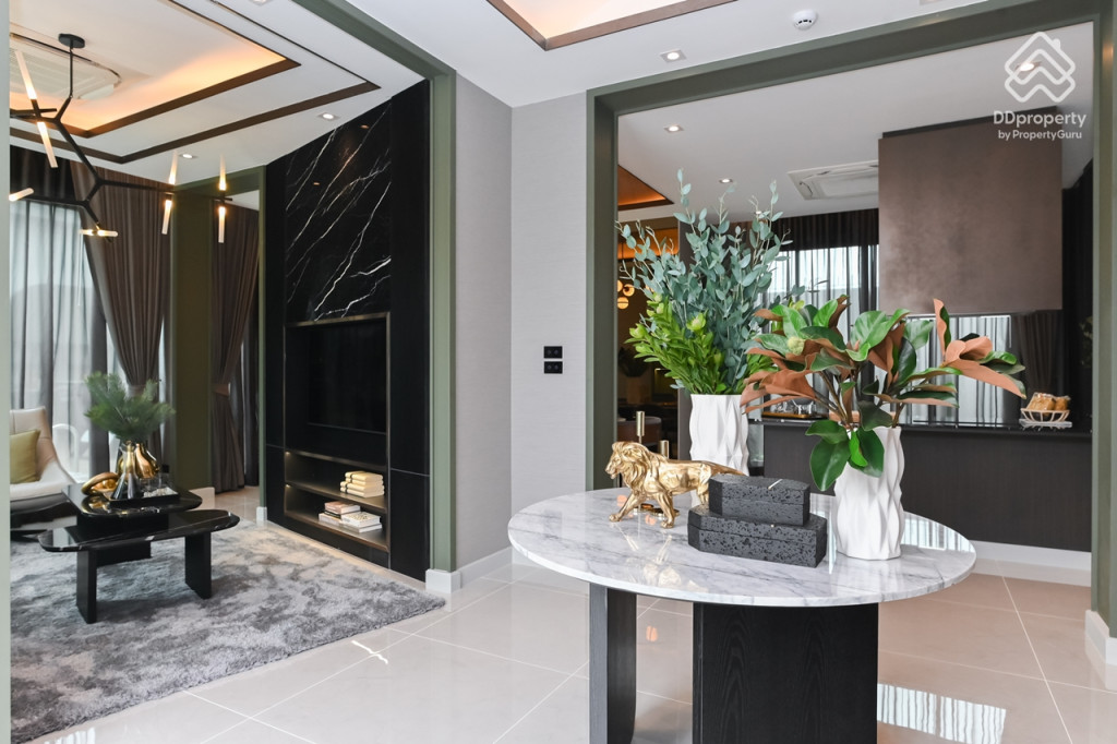 Bangkok-Boulevard-Borom-Sai-4-Review-COLOSSAL_10