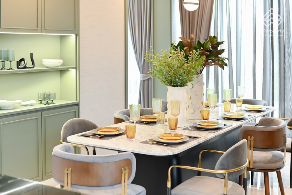 Bangkok-Boulevard-Borom-Sai-4-Review-COLOSSAL_17