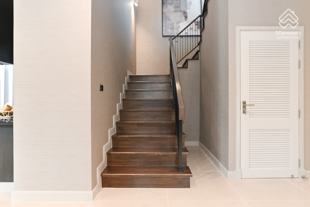 Bangkok-Boulevard-Borom-Sai-4-Review-COLOSSAL_21