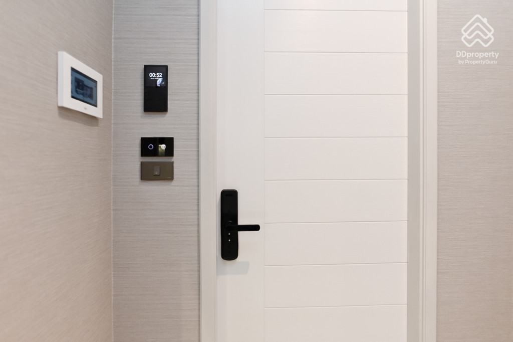 Bangkok-Boulevard-Borom-Sai-4-Review-COLOSSAL_23