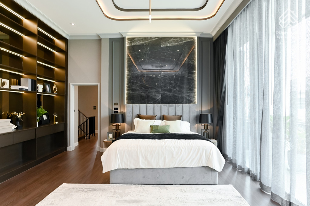 Bangkok-Boulevard-Borom-Sai-4-Review-COLOSSAL_31